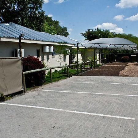 Rivernest Boutique Cottages Maun Exterior photo