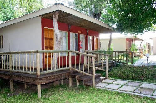 Rivernest Boutique Cottages Maun Exterior photo